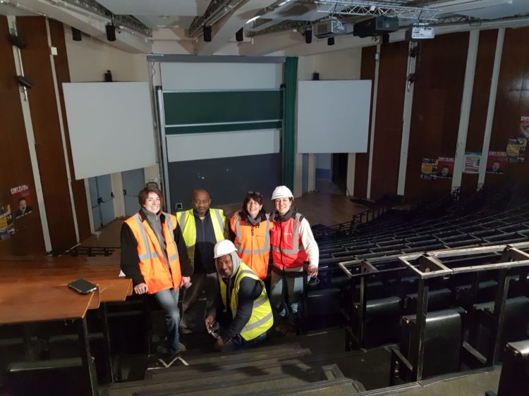 AMPHITHÉÂTRES UNIVERSITAIRES / Chantier international solidaire