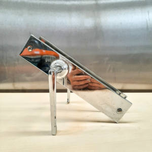 Poignée de porte acier sur plaque avec trou