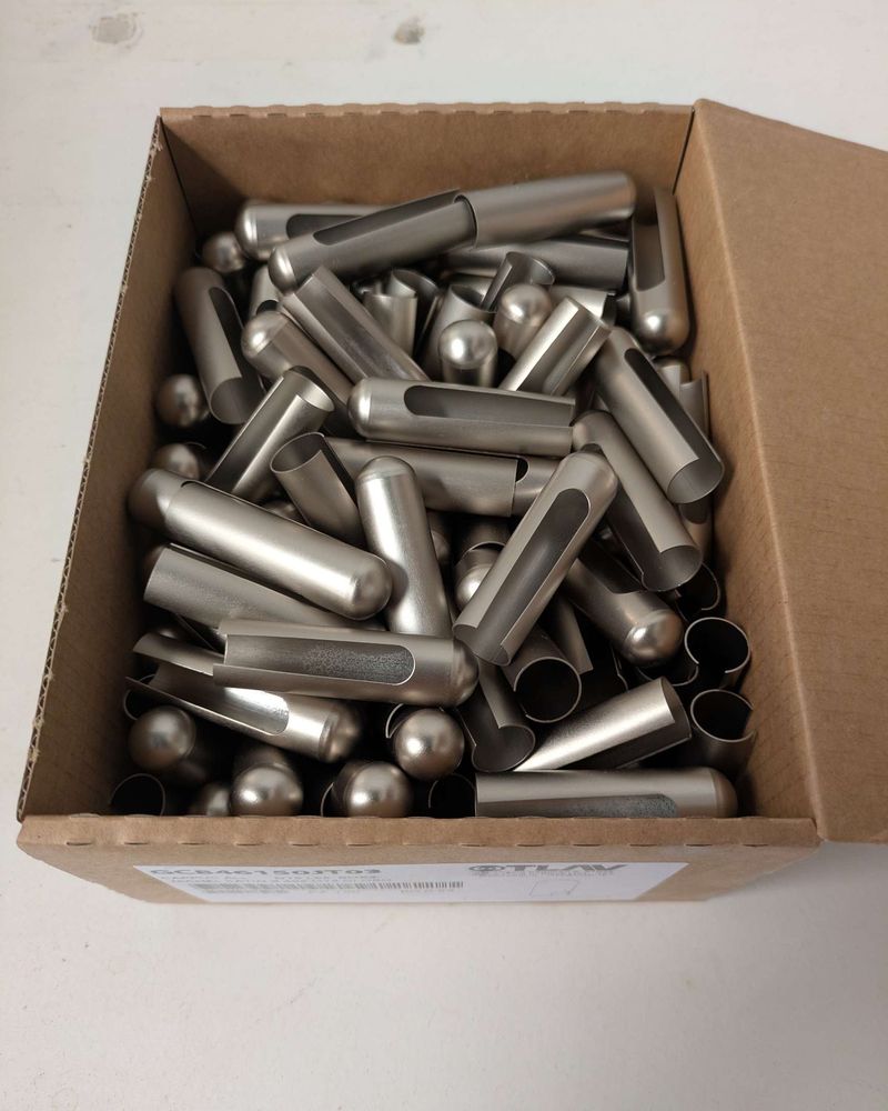 Cache pour Paumelle, Aluminium Nickelé Satiné (GC846150JT03) & Aluminium Nickelé Satiné Bleu (GC846150JA03) – Image 2